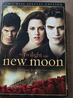 The Twilight Saga: New Moon 2-Disc Special Edition - Cult Classic Vampire Movie